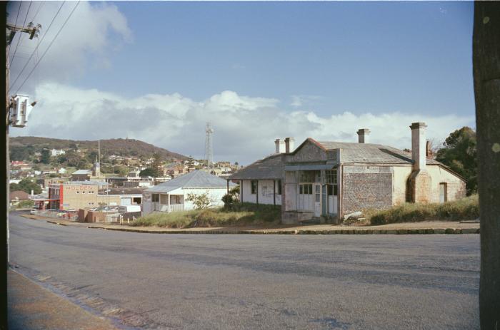 314564PD Earl Street Albany with the old Nesbitts Cash Store on the corner of Spencer Street at right October 1986 The old store later became the Earl of Spencer Inn