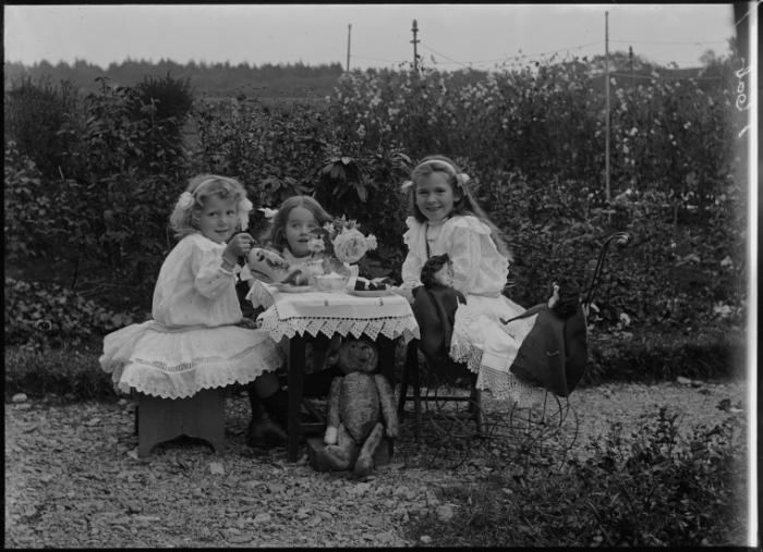 Little girls tea party