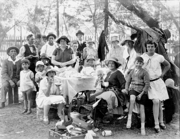 The Lumpers picnic South Perth Zoological and Botanical Gardens 1928