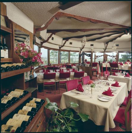 Wine rack and restaurant Red Castle Motel