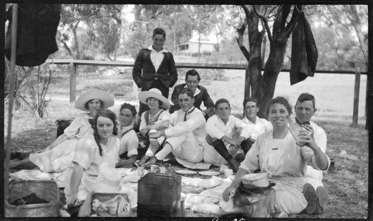 Hicks family South Fremantle Sailing Club picnic 1924