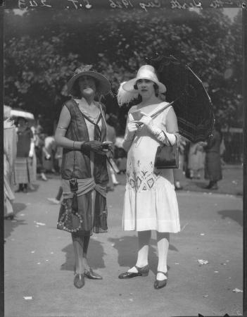 Fashions at the Perth Cup 1926