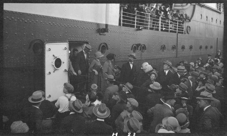 Passengers disembarking at Esperance Bay in Fremantle Around 1924