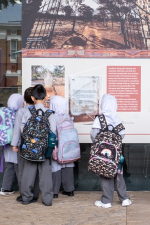 School excursion looking at the Sheiks Fakes and Cameleers exhibition 2024