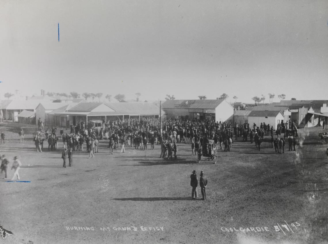 Burning McCanns effigy Coolgardie 3795