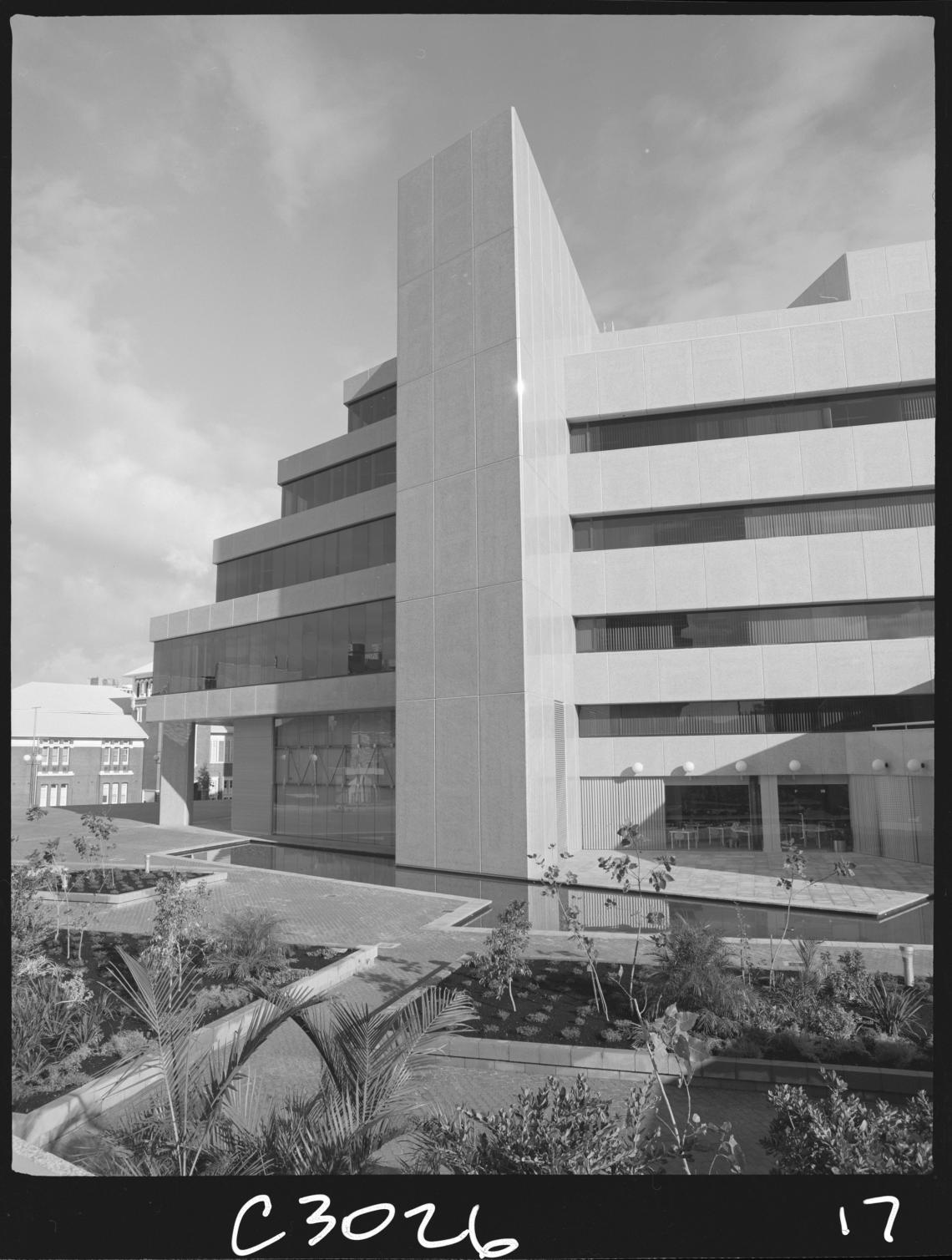 325683PD Alexander Library Building eastern facade 21 June 1985