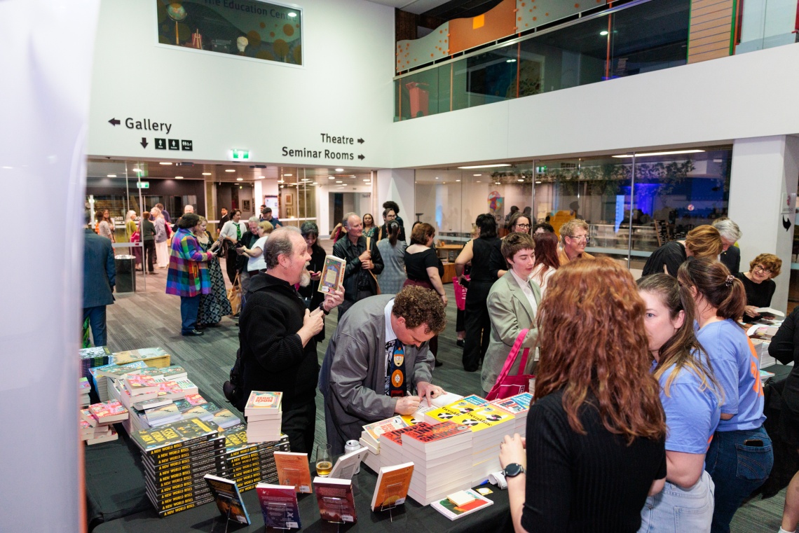 Boundless Books selling books