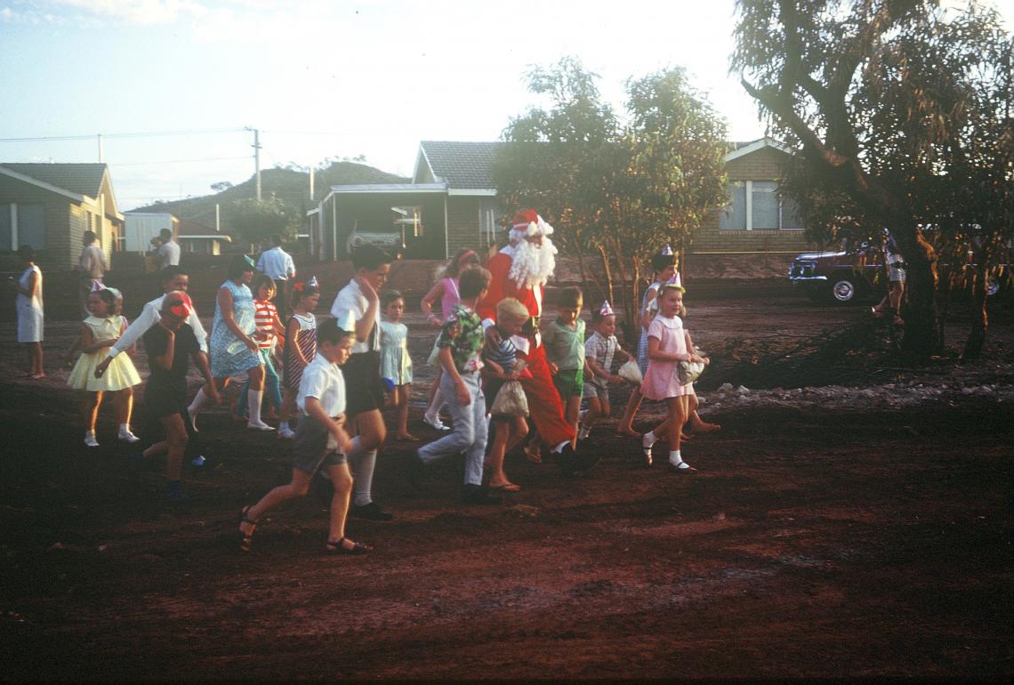 BA28172749 Christmas at Tom Price ca1970